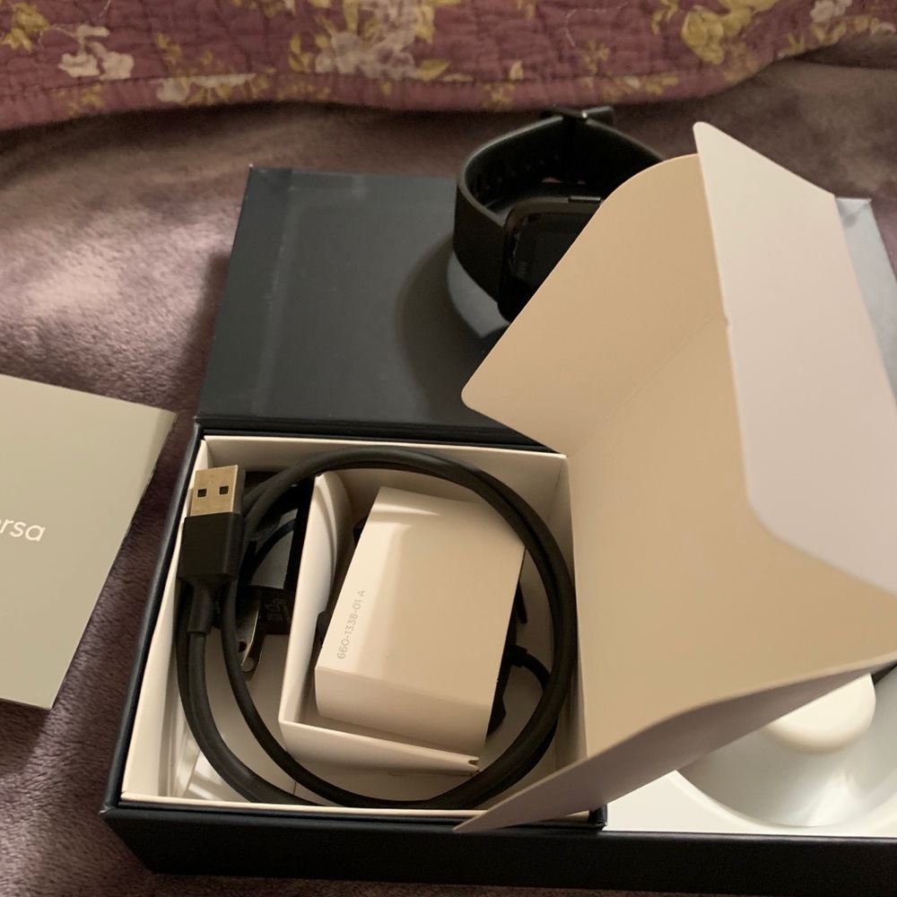 Fitbit Versa - image 4